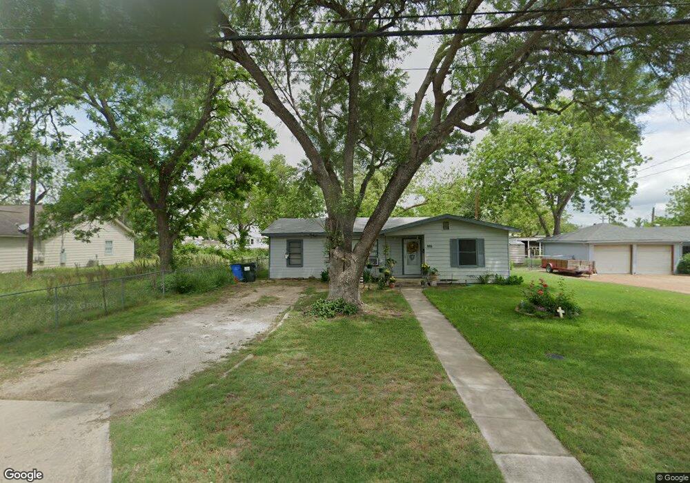 966 E Weinert St, Seguin, TX 78155 - photo 1