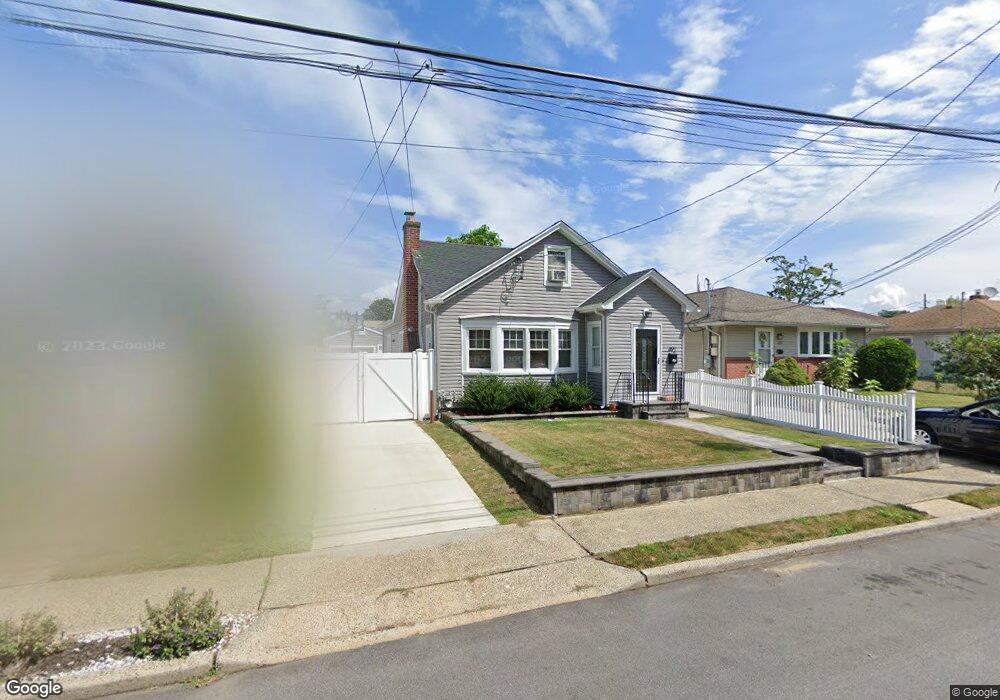 492 Cornell Ave unit A, Rockville Centre, NY 11570 - photo 1