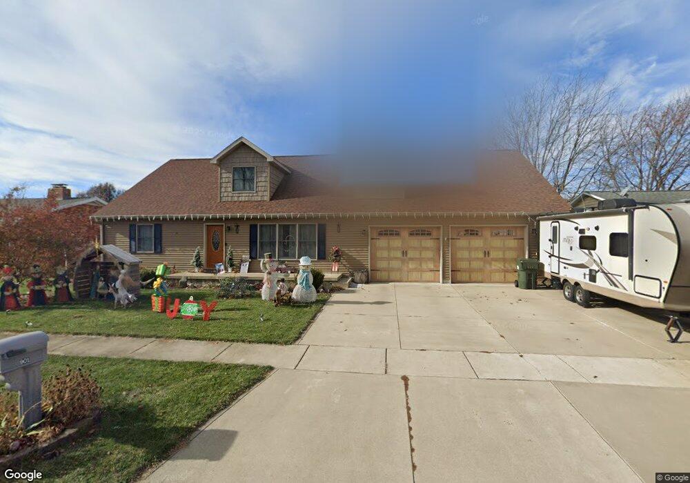 901 N 31st St, Mattoon, IL 61938 - photo 1