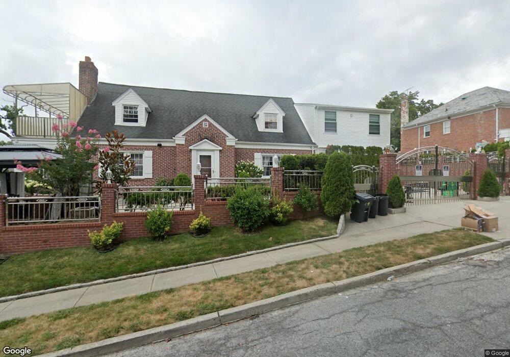 18619 Aberdeen Rd, Jamaica, NY 11432 - photo 1