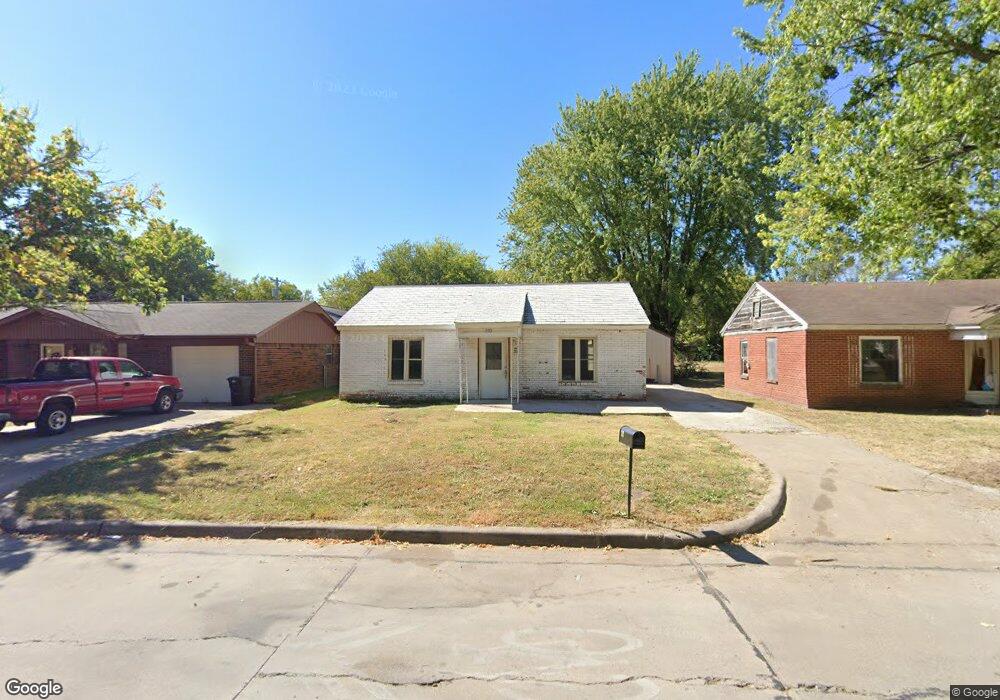 310 N Orphan St, Pryor, OK 74361 - photo 1