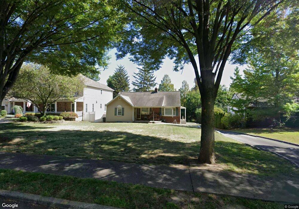 284 N Farview Ave, Paramus, NJ 07652 - photo 1