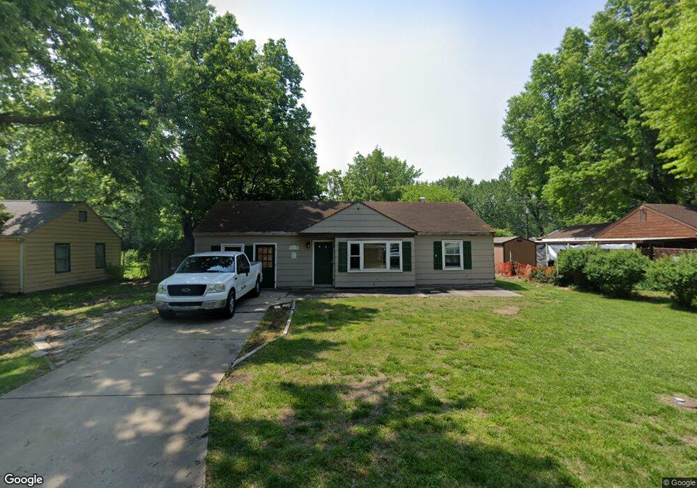 2413 SW 23rd St, Topeka, KS 66611 - photo 1