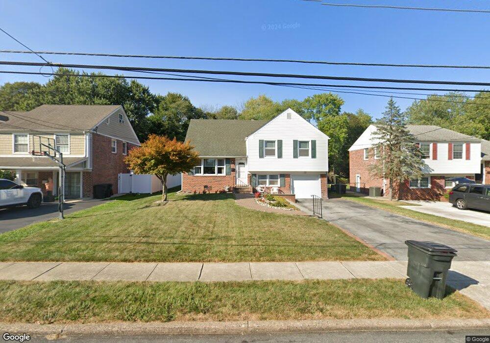 4413 Chandler Dr, Brookhaven, PA 19015 - photo 1