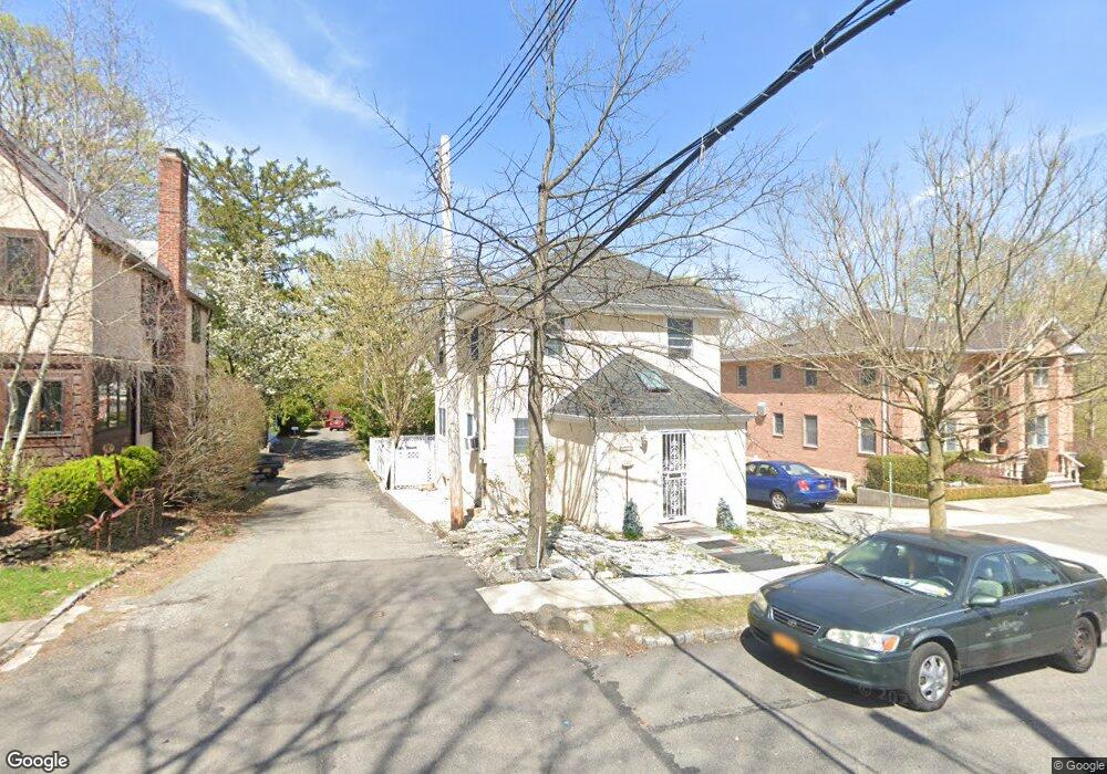 2 Stuart Ln, Little Neck, NY 11363 - photo 1