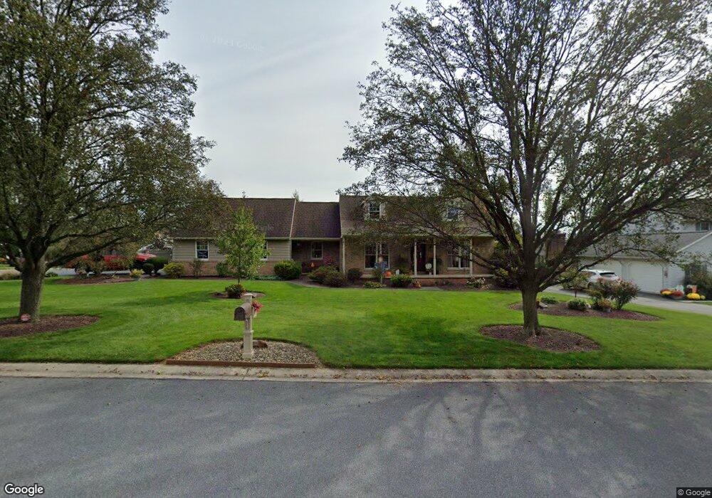 124 Clover Ln, Palmyra, PA 17078 - photo 1