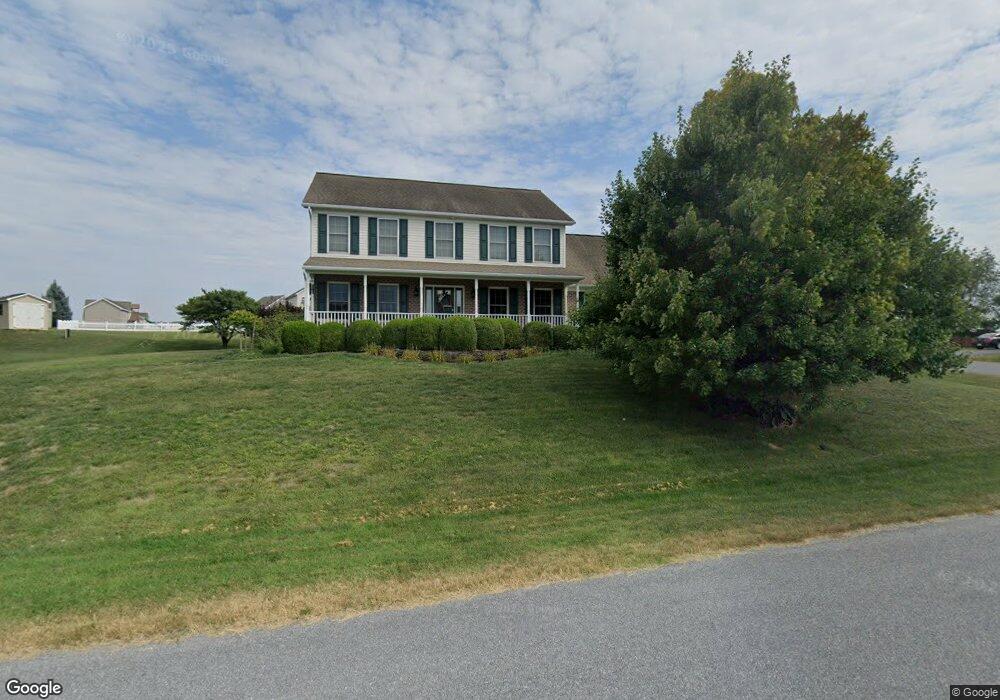 391 Creekwood Dr, Greencastle, PA 17225 - photo 1