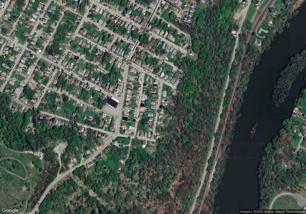 1012 Poe St, Vandergrift, PA 15690 - photo 1