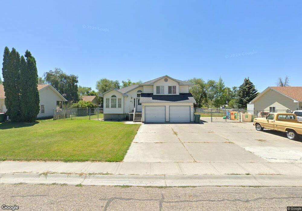831 James St, Blackfoot, ID 83221 - photo 1