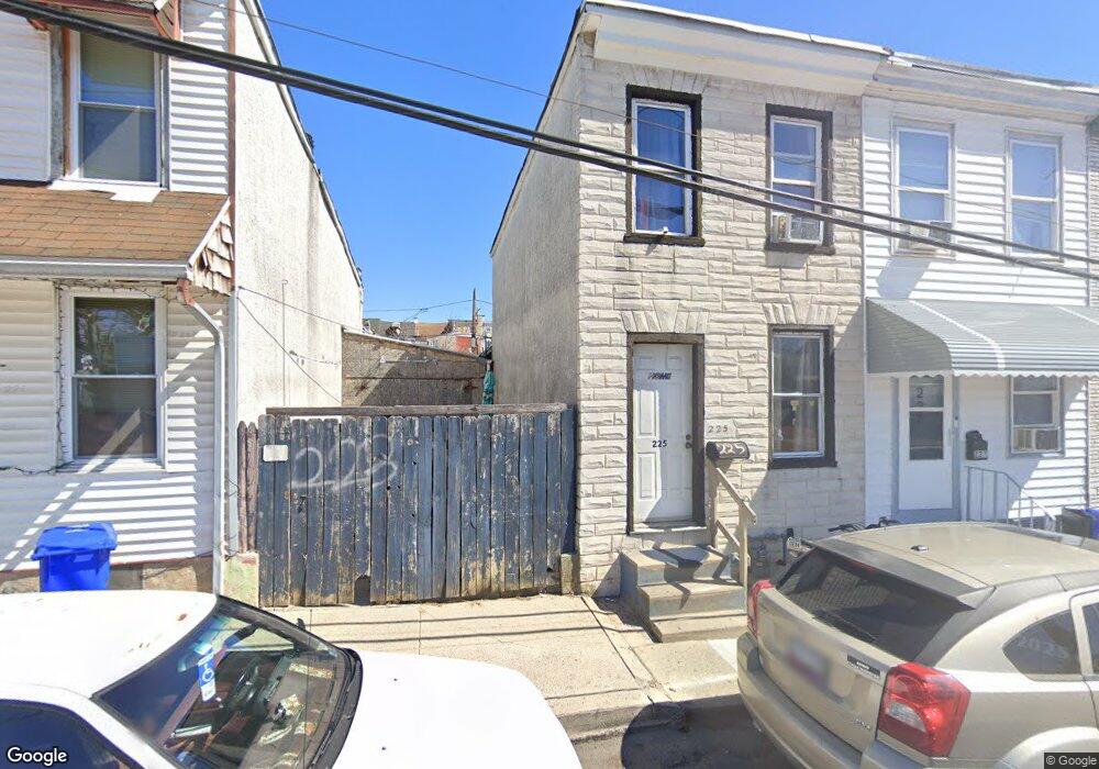 225 Maple St, Reading, PA 19602 - photo 1