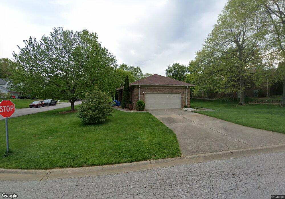 4606 Shadyview Dr, Floyds Knobs, IN 47119 - photo 1