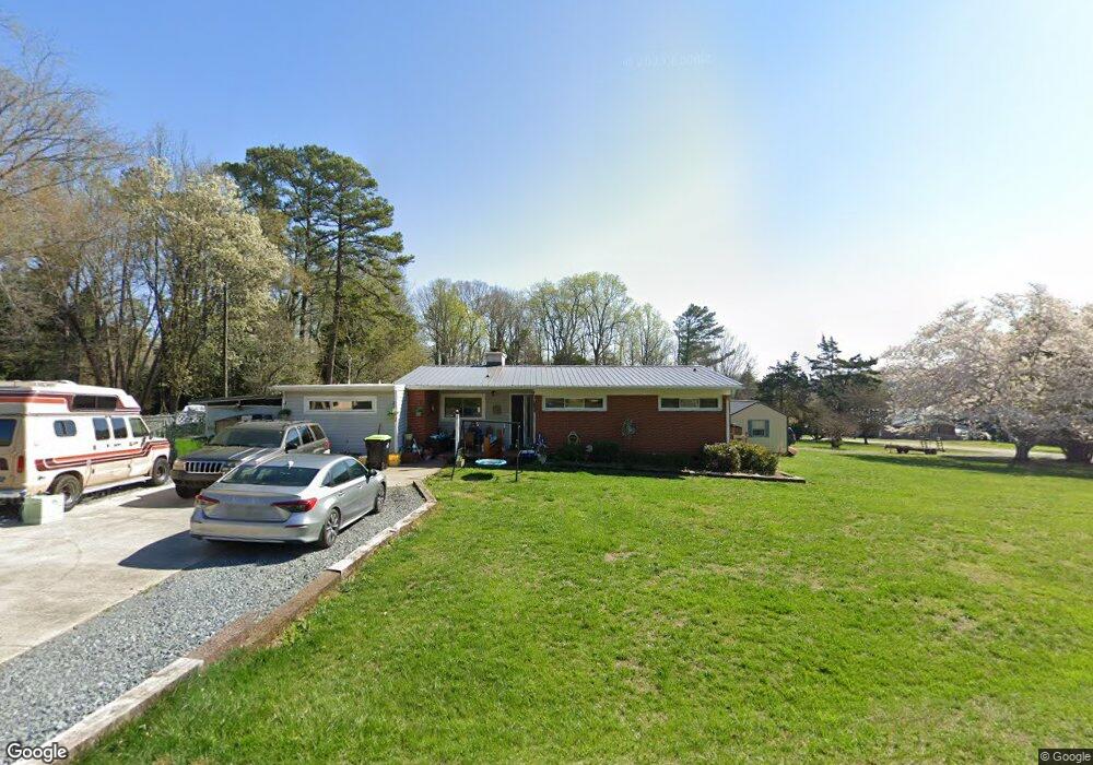 702 N Glenn Ave, Siler City, NC 27344 - photo 1