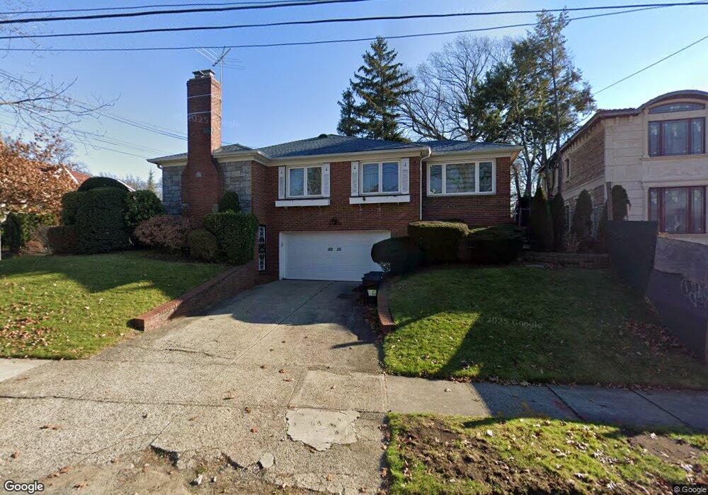 18236 Aberdeen Rd, Jamaica, NY 11432 - photo 1