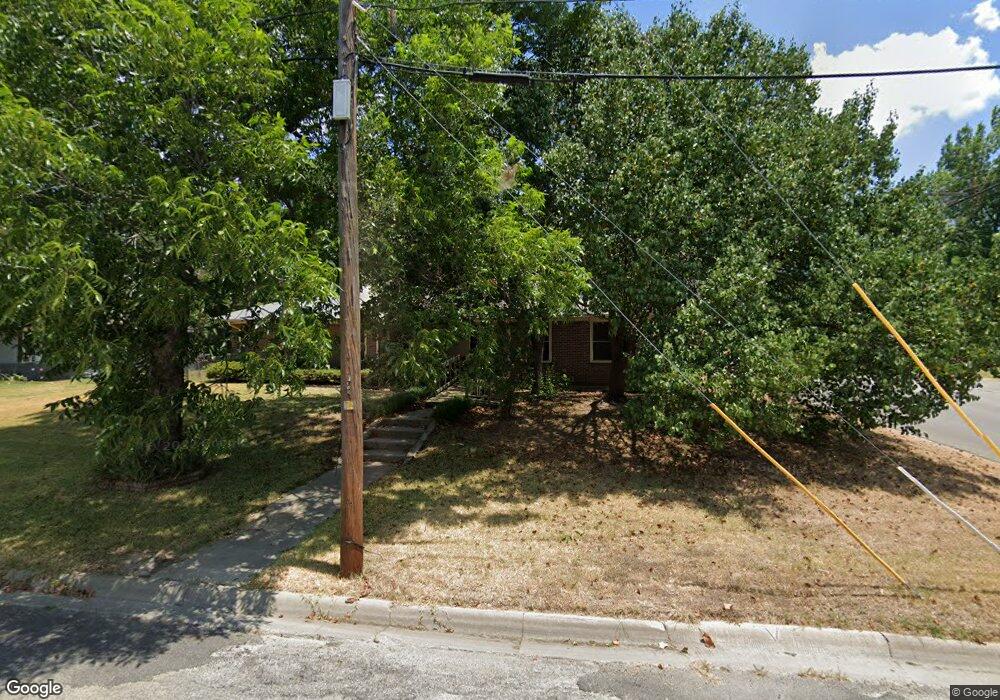 1102 N Howeth St, Gainesville, TX 76240 - photo 1