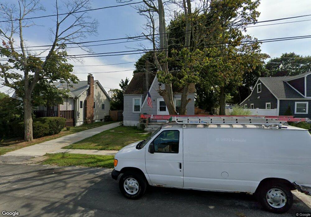 33 Beach Ave, Copiague, NY 11726 - photo 1