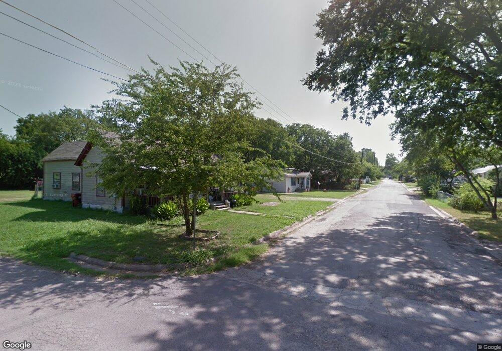 801 Thomas St unit A & B, Bonham, TX 75418 - photo 1