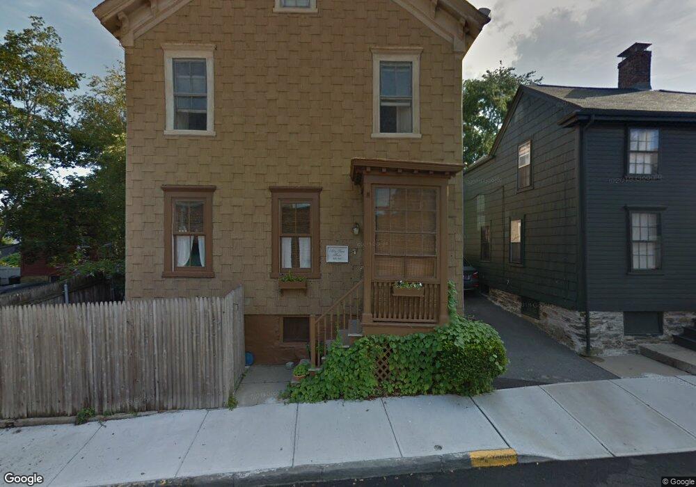 9 Sherman Street, Newport, RI 02840 - photo 1