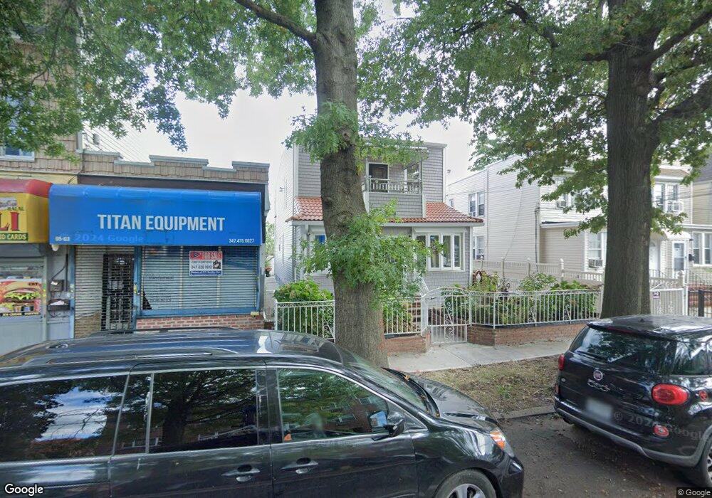 9505 104th St, Ozone Park, NY 11416 - photo 1