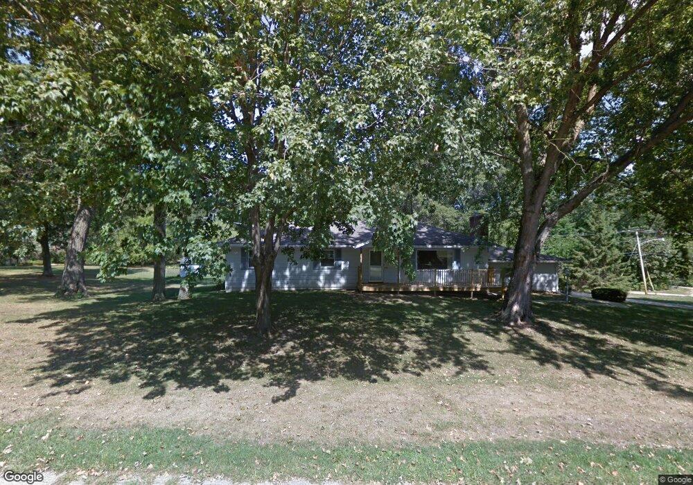 350 Oak Ridge Dr, Freeport, IL 61032 - photo 1