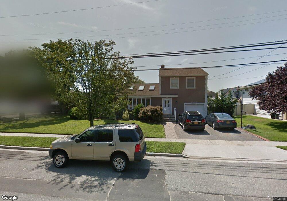 2728 Wynsum Ave, Merrick, NY 11566 - photo 1