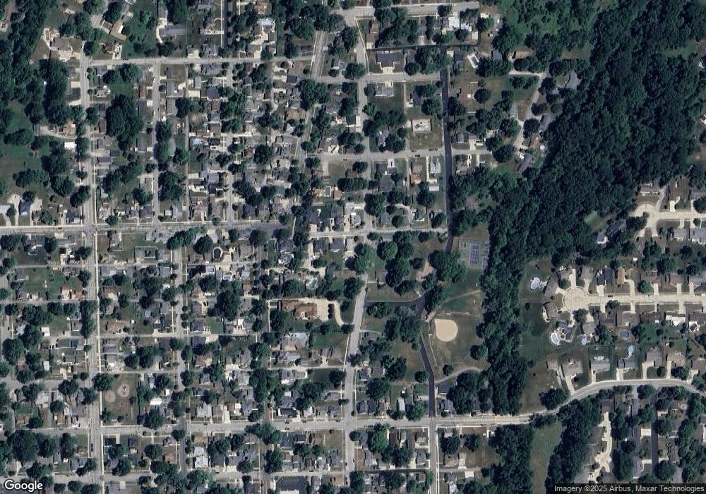 749 N Cedar St, Auburn, IN 46706 - photo 1