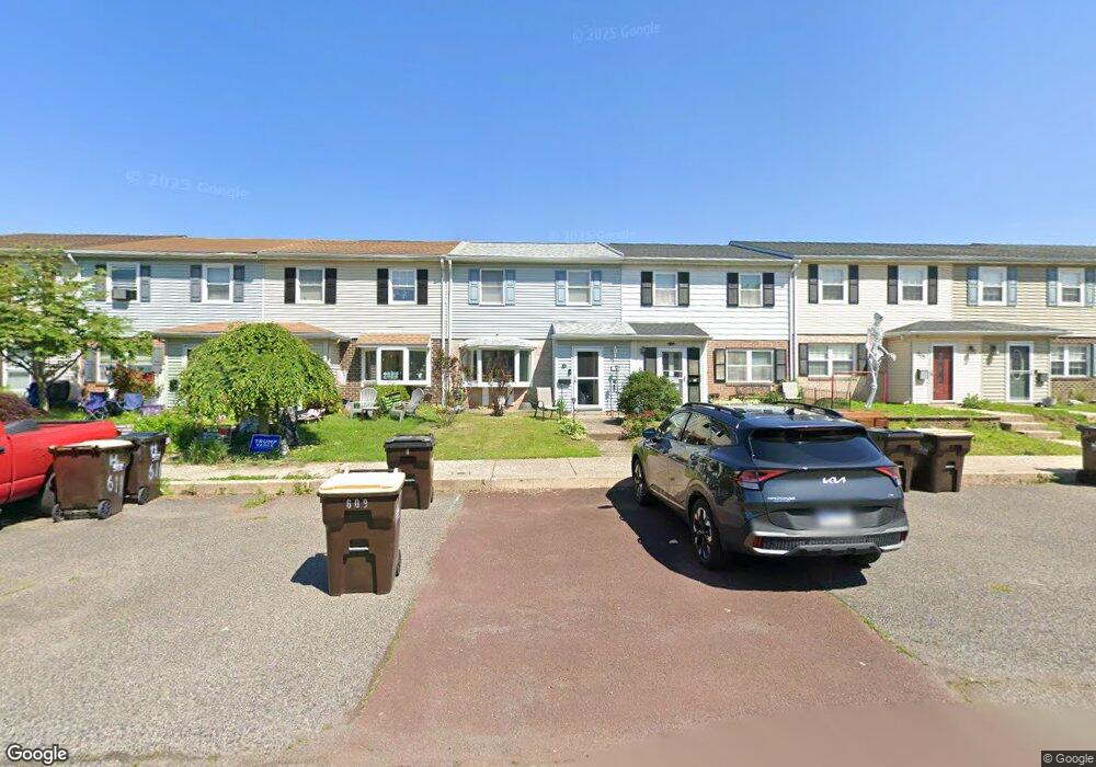 609 Hamilton Rd, East Greenville, PA 18041 - photo 1