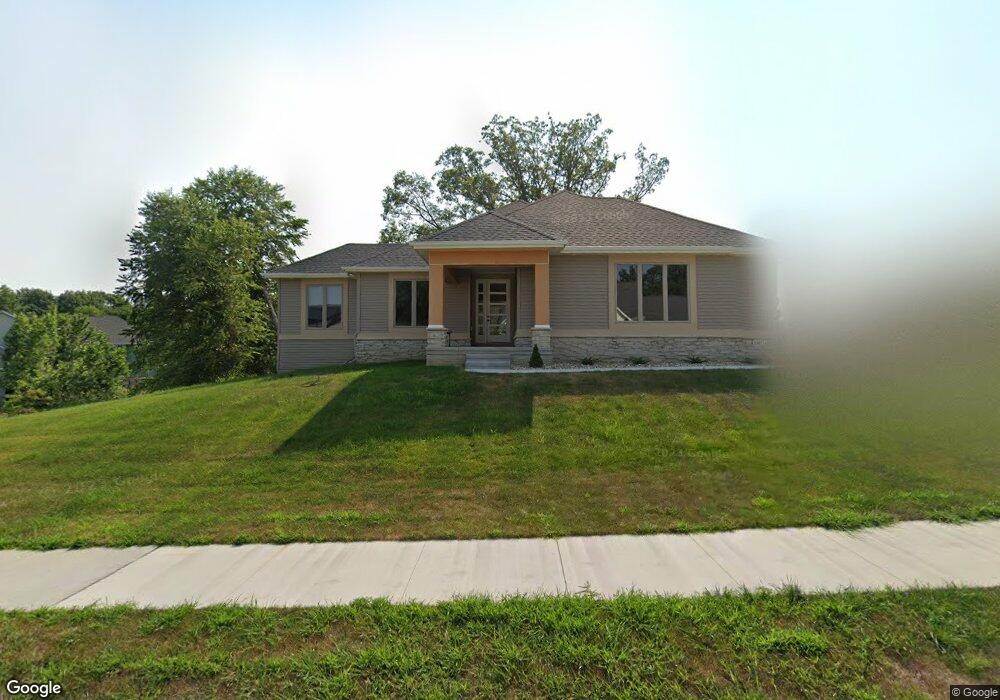 3302 Cedar River Ct NE, Cedar Rapids, IA 52411 - photo 1