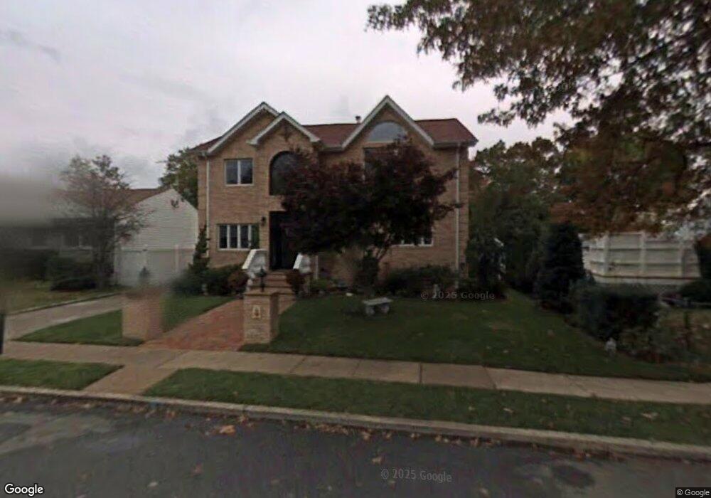 715 Carlyle Ave, Franklin Square, NY 11010 - photo 1