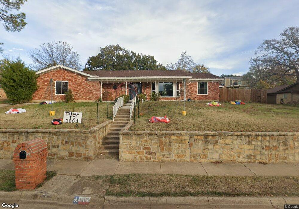 1405 Woodvine Dr, Euless, TX 76040 - photo 1