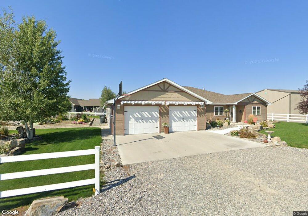 851 N 3rd St, Columbus, MT 59019 - photo 1