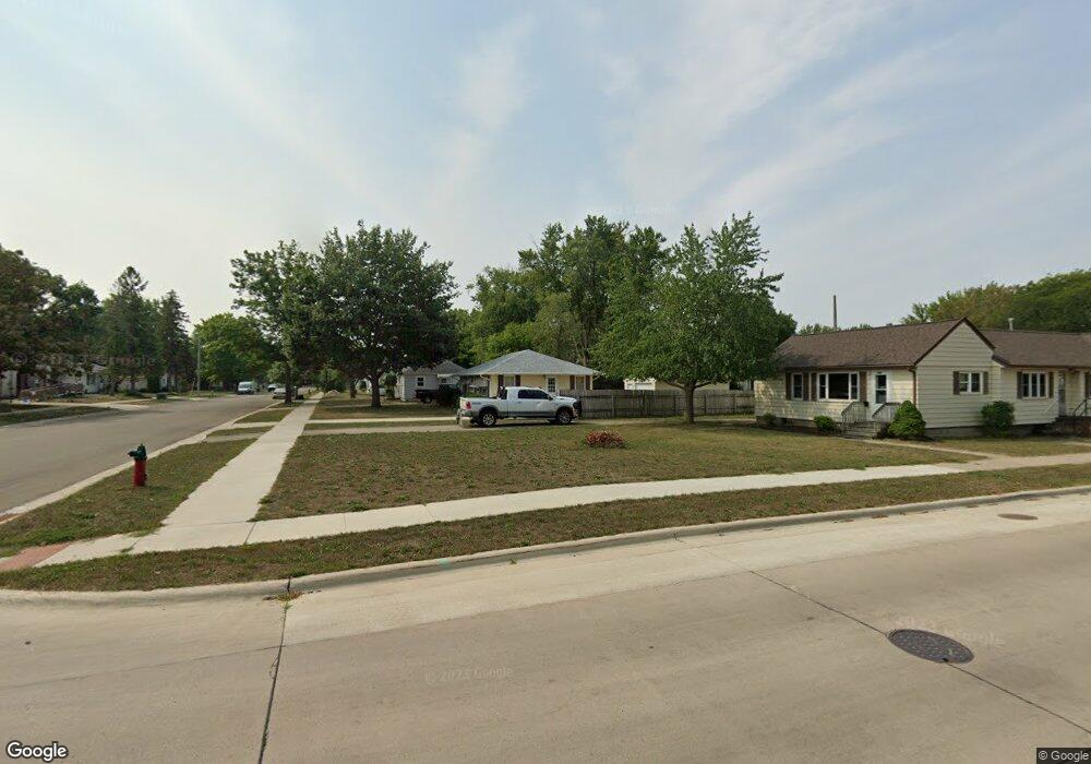 1402 7th St SE, Austin, MN 55912 - photo 1