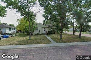 907 S Sanborn St, Chamberlain, SD 57325