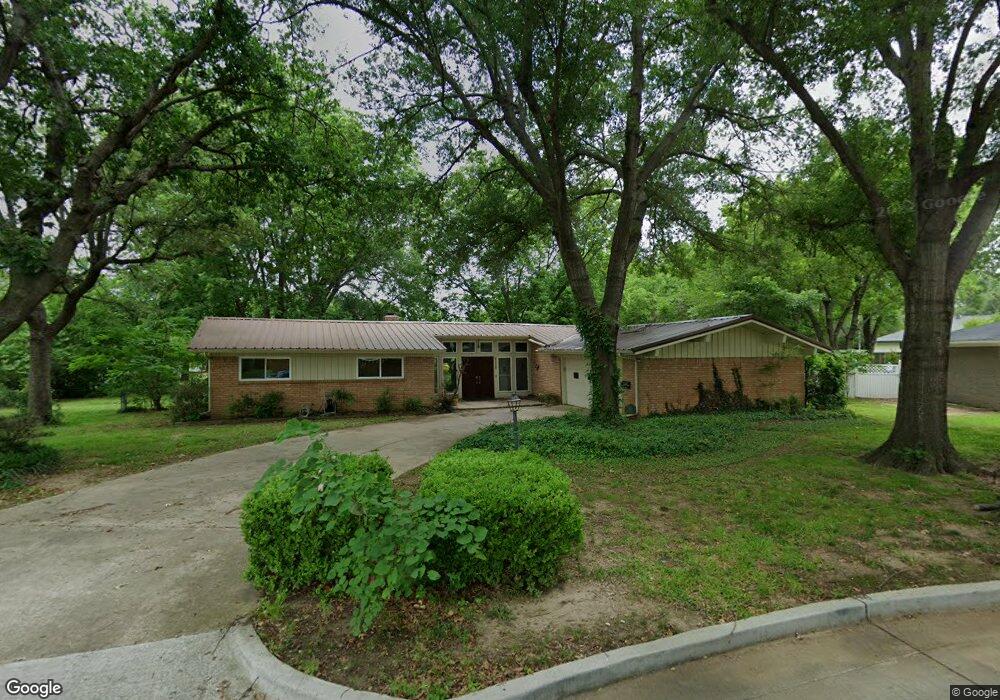 818 Pershing Dr E, Ardmore, OK 73401 - photo 1