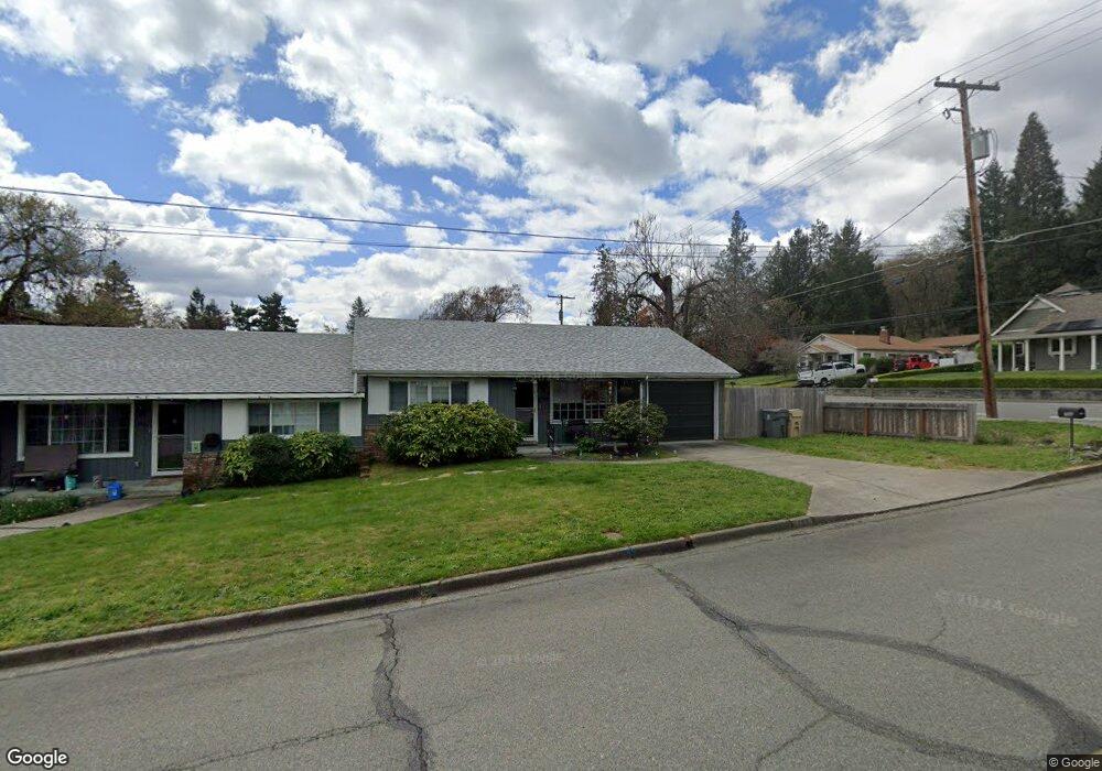 799 NW Savage St, Grants Pass, OR 97526 - photo 1