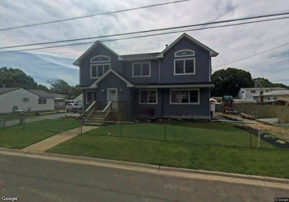 511 10th St, West Babylon, NY 11704 - photo 1