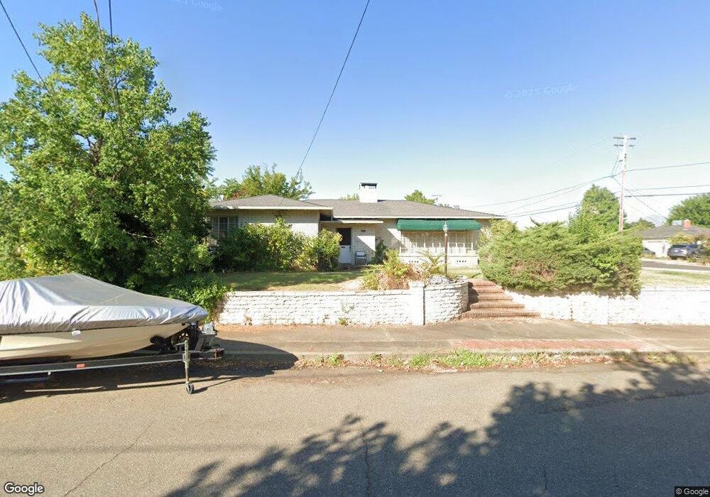 2208 Crestview Ave, Redding, CA 96001 - photo 1