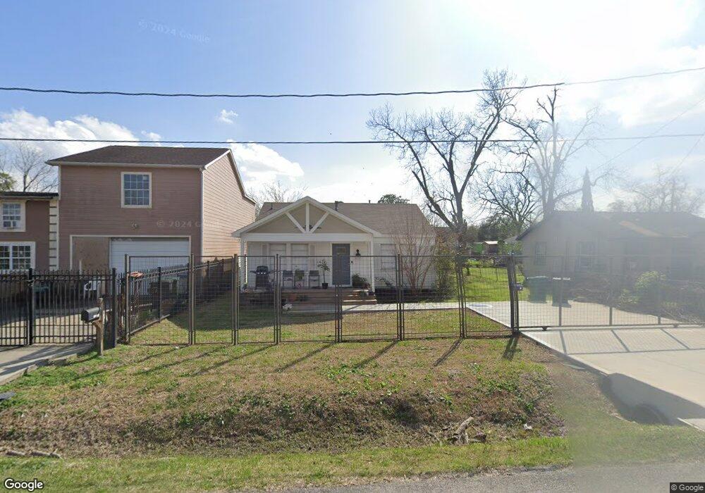 906 Frisco St, Houston, TX 77022 - photo 1