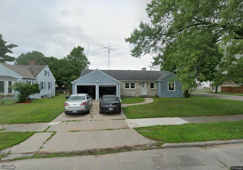 1821 15th Ave, Menominee, MI 49858 - photo 1