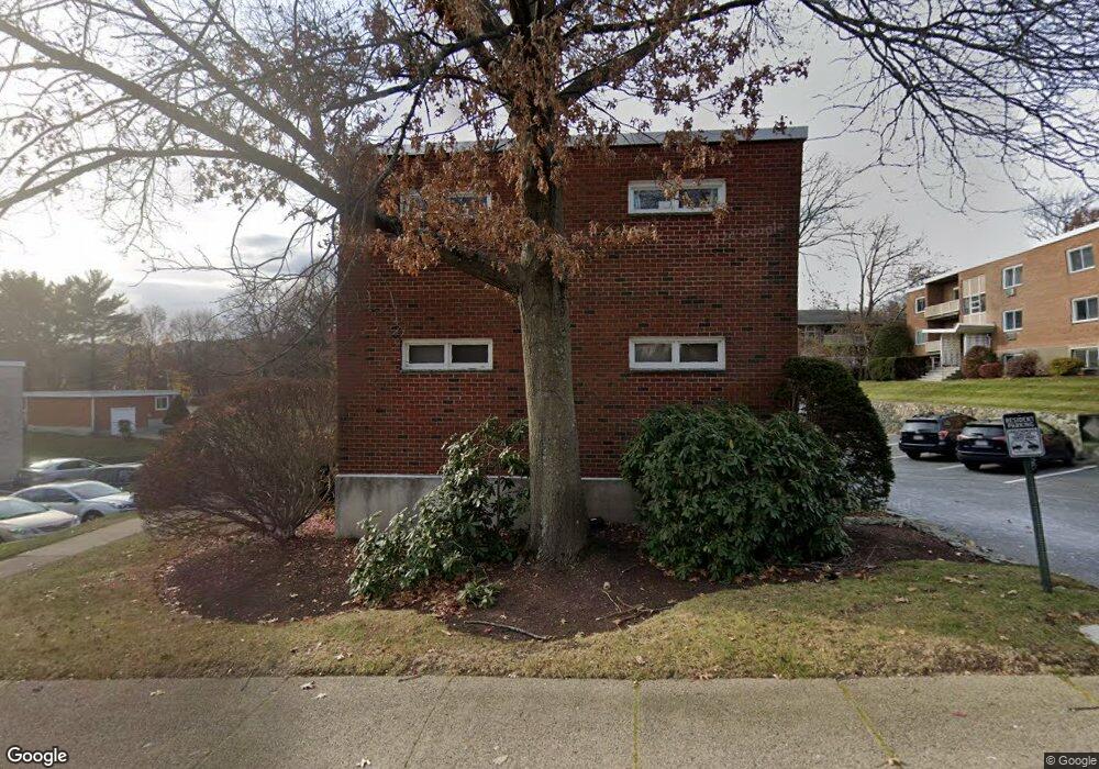 64 Jacqueline Rd unit 4, Waltham, MA 02452 - photo 1