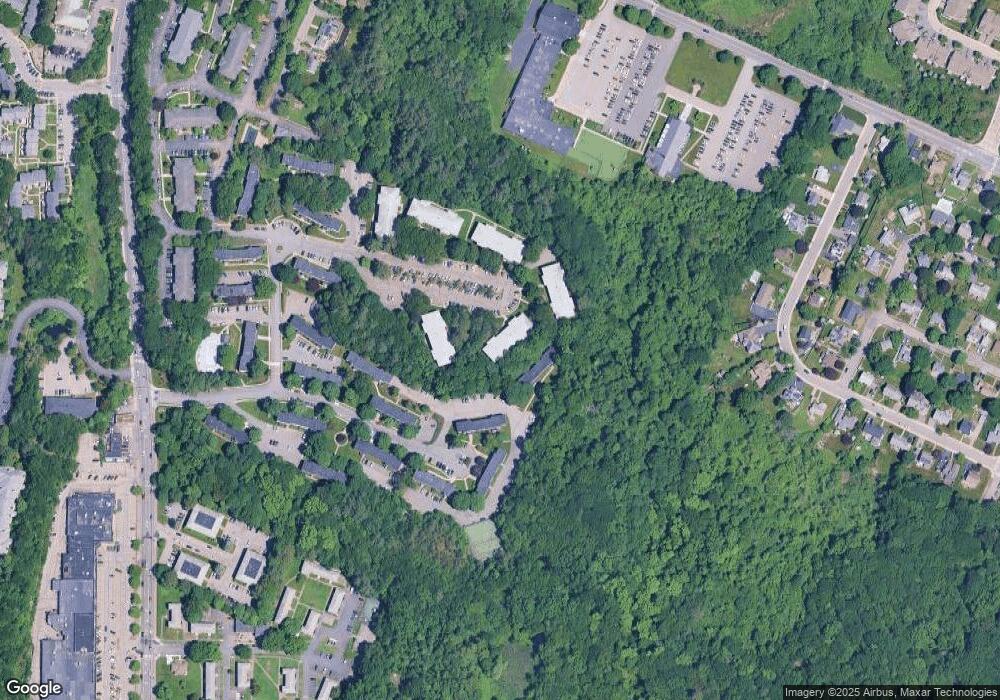 58 Jacqueline Rd unit 1, Waltham, MA 02452 - photo 1