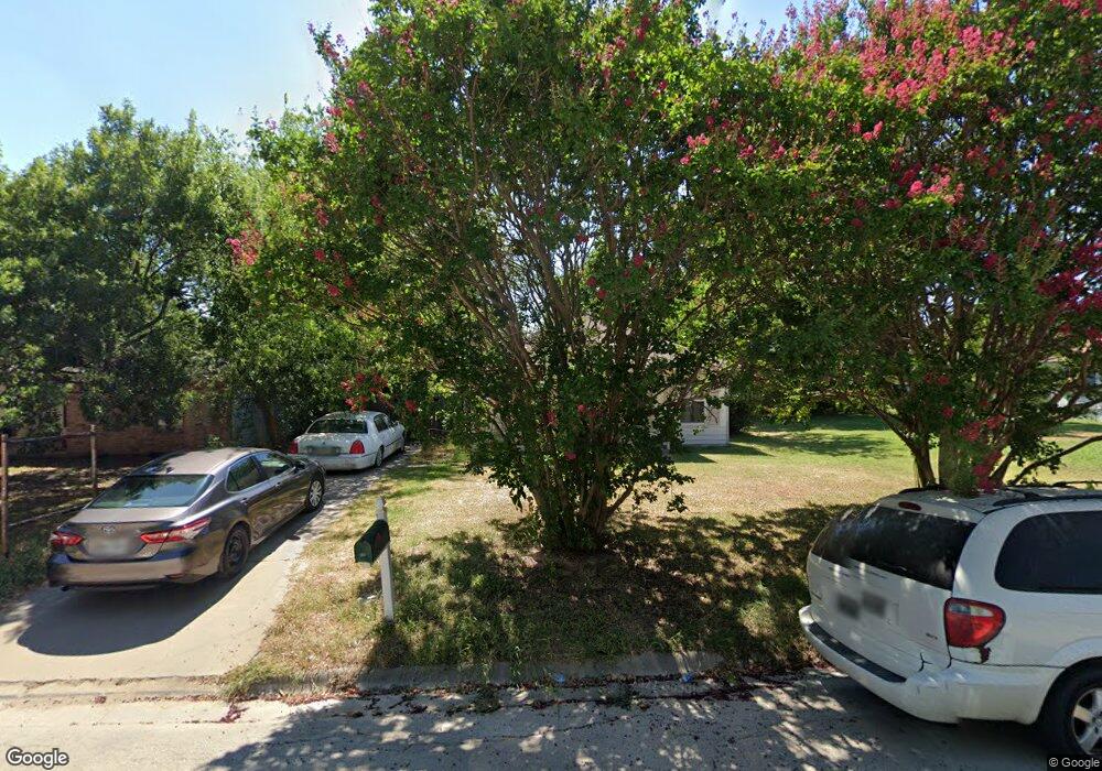 1213 S Clements St, Gainesville, TX 76240 - photo 1