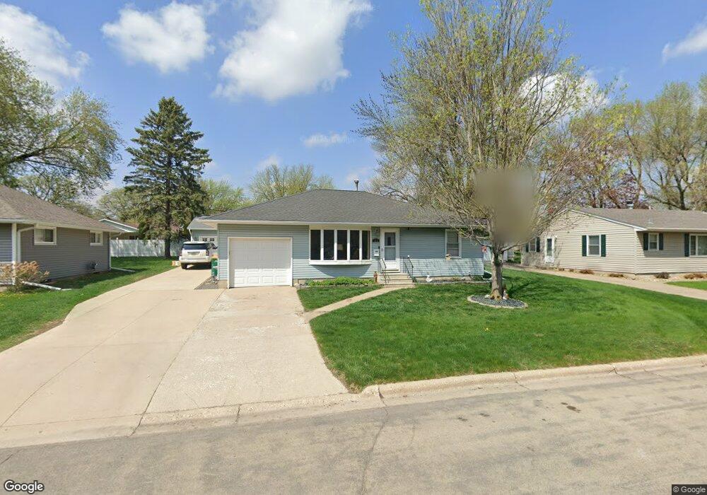 313 Fairview Dr, Albert Lea, MN 56007 - photo 1