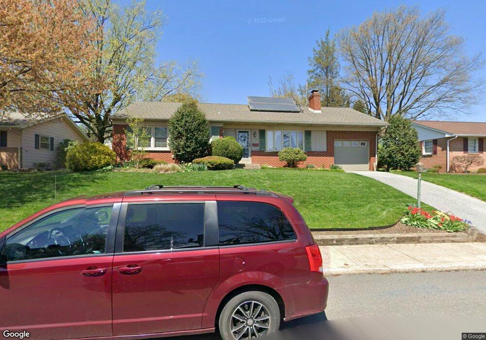 315 Valley View Dr, New Holland, PA 17557 - photo 1