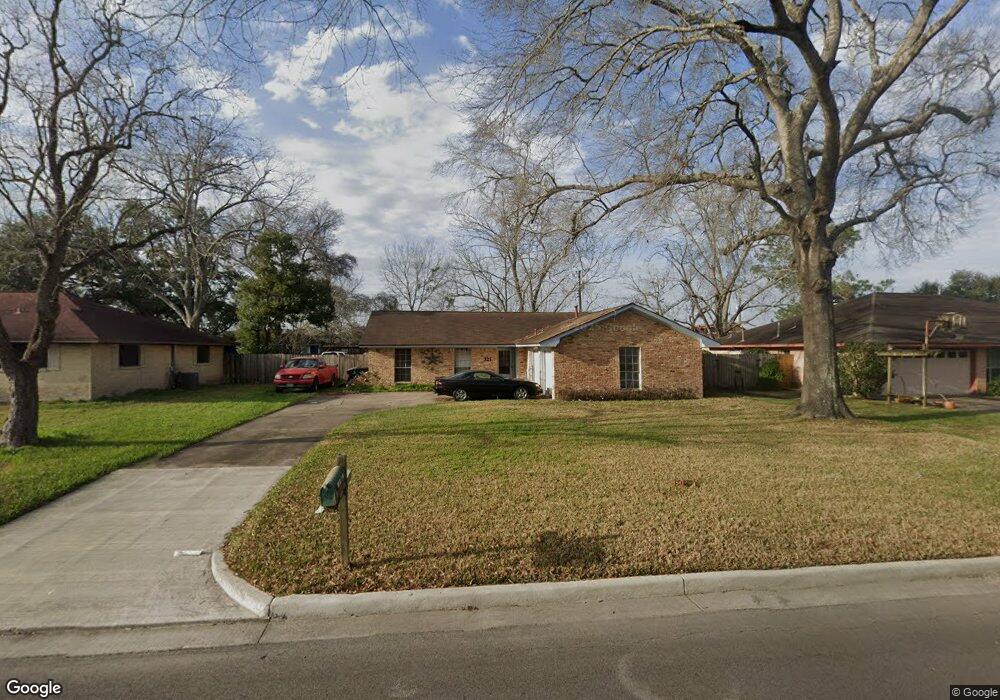 321 Windsor Square, Alvin, TX 77511 - photo 1