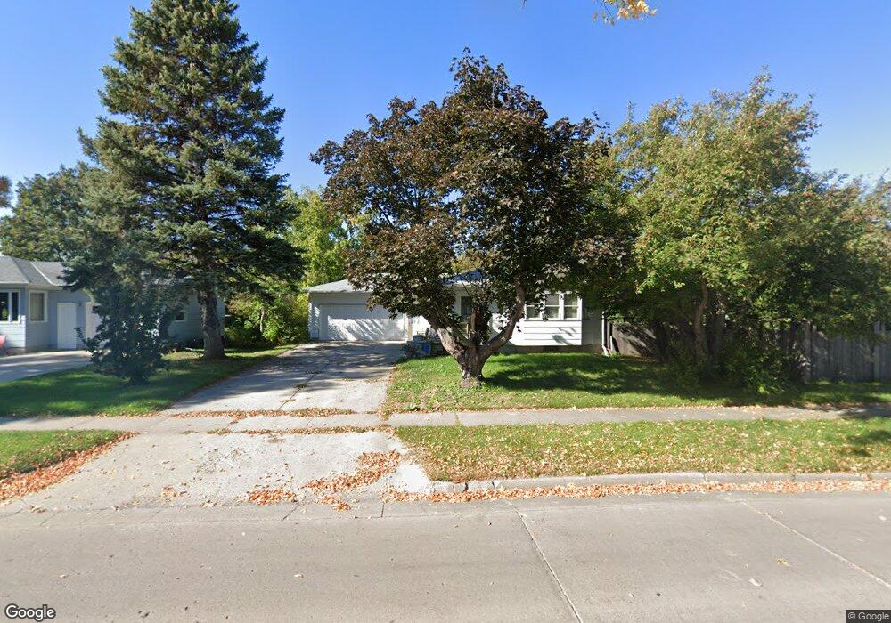 1406 S 17th St, Grand Forks, ND 58201 - photo 1