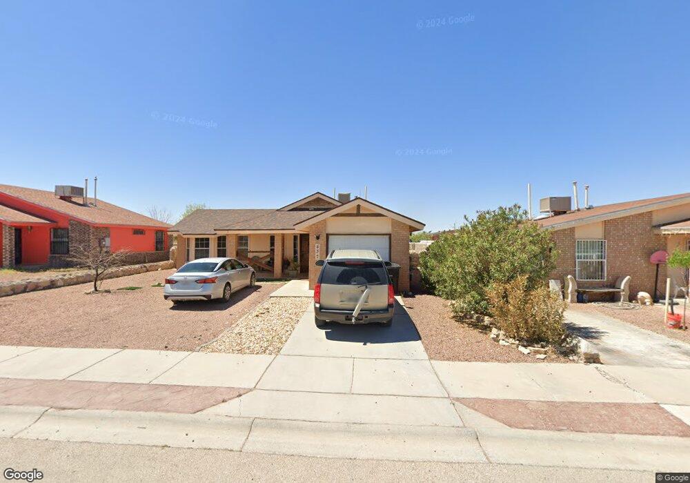 437 von Bargen Dr unit 8B, Horizon City, TX 79928 - photo 1