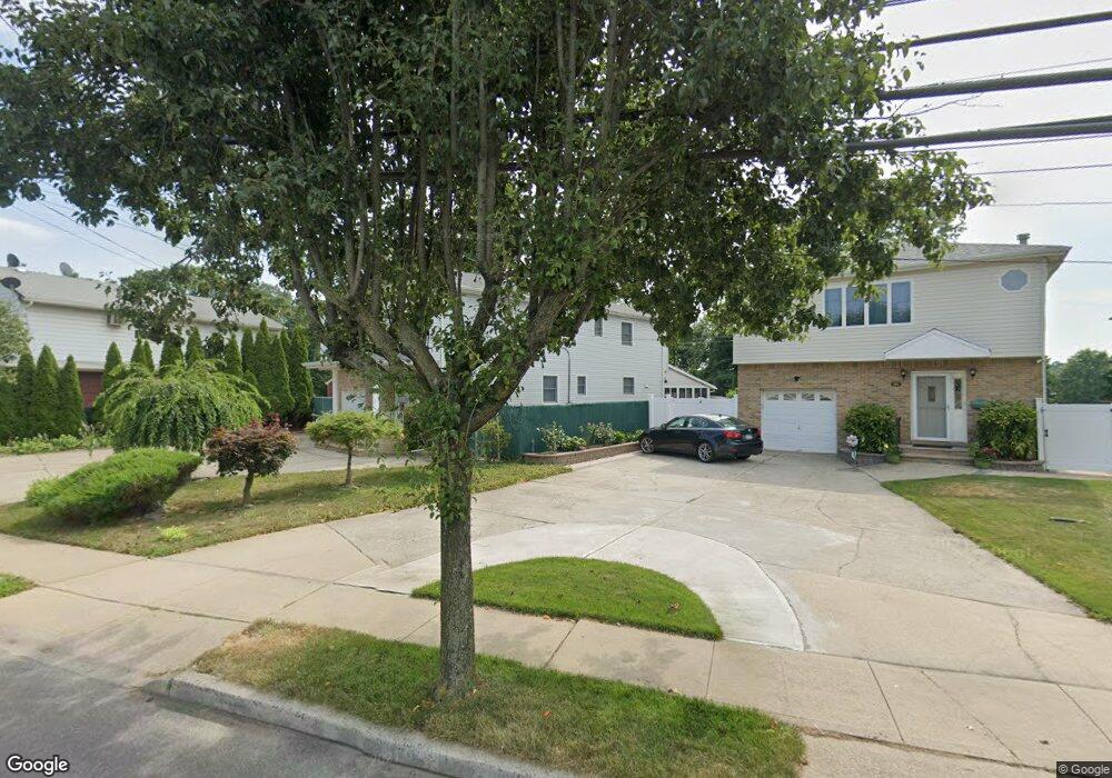 261 Marcus Ave, New Hyde Park, NY 11040 - photo 1