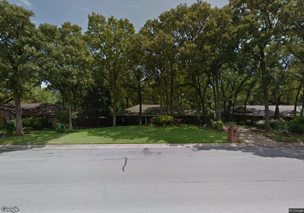 1003 Driftwood Dr, Euless, TX 76040 - photo 1