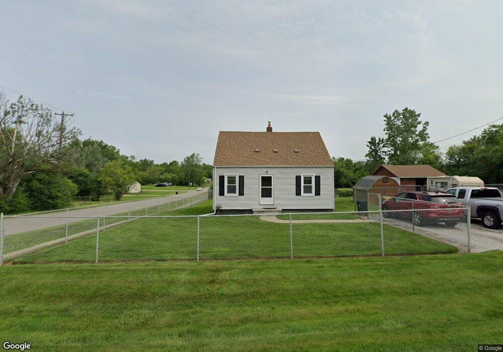 1115 E Yale Ave, Flint, MI 48505 - photo 1