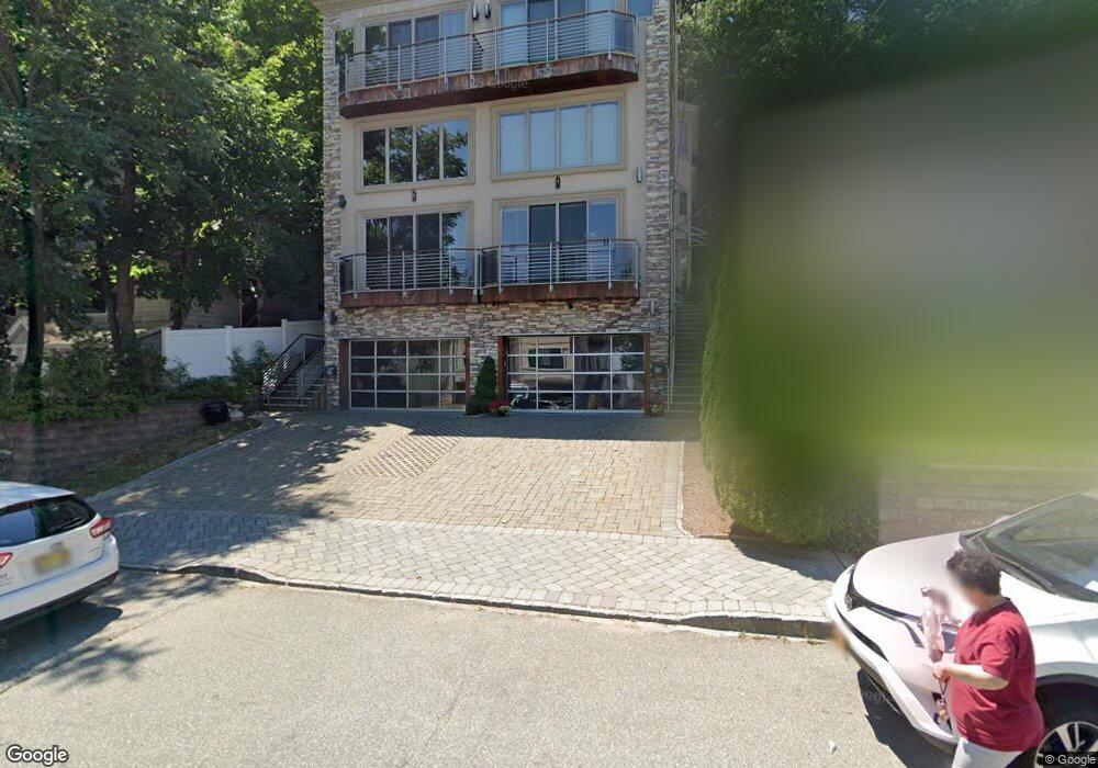 612 Undercliff Ave unit 2, Edgewater, NJ 07020 - photo 1